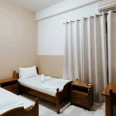 Hotel Lunxheria ジロカストラ エクステリア 写真