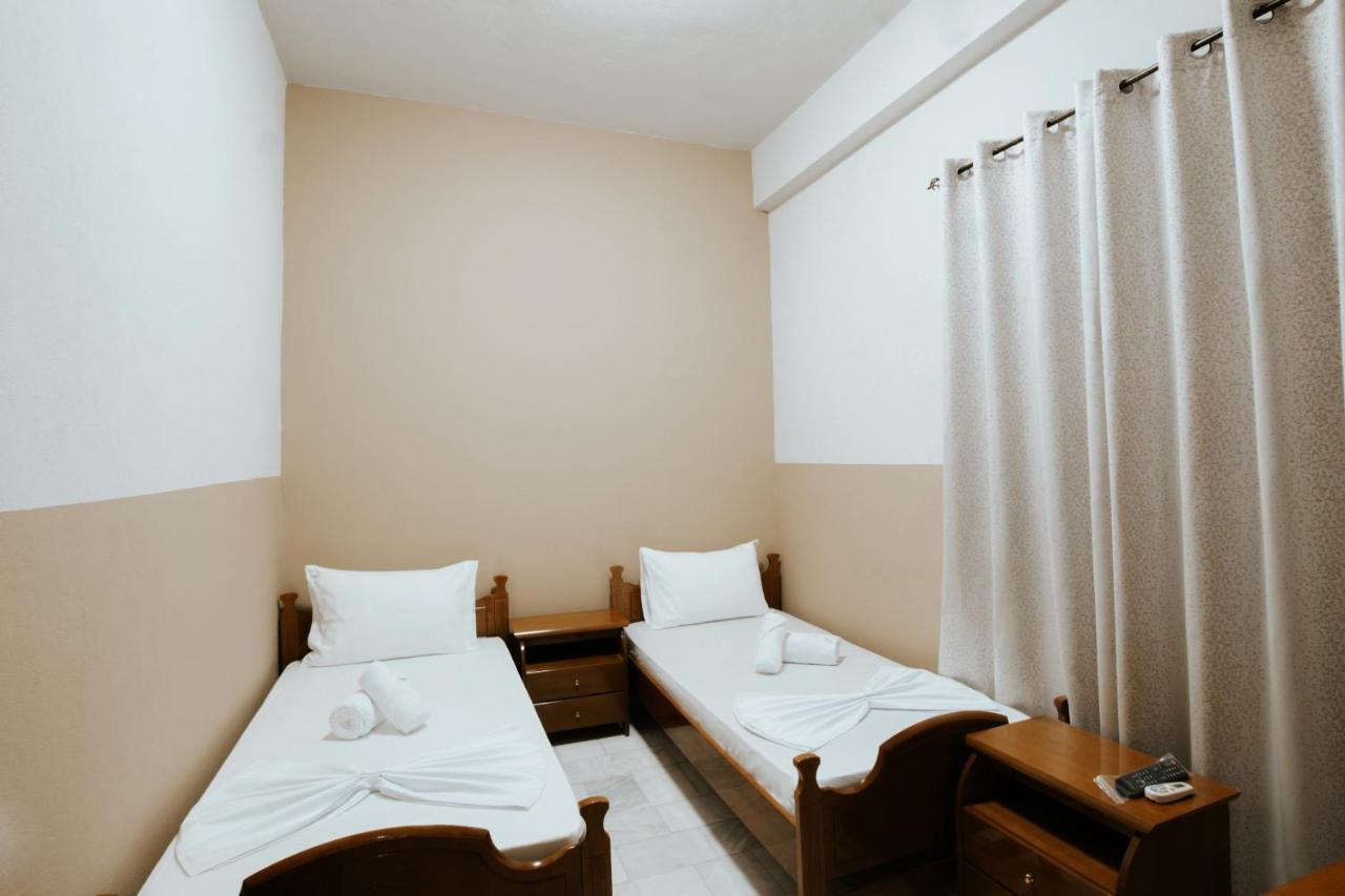 Hotel Lunxheria ジロカストラ エクステリア 写真