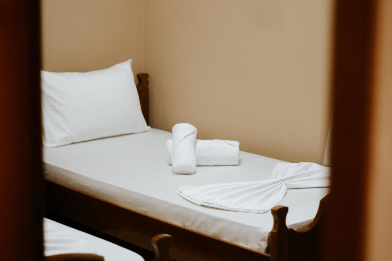 Hotel Lunxheria ジロカストラ エクステリア 写真