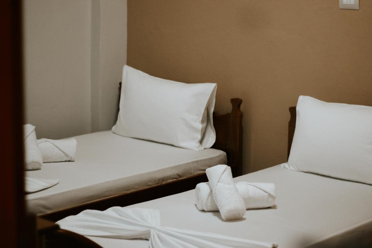 Hotel Lunxheria ジロカストラ エクステリア 写真