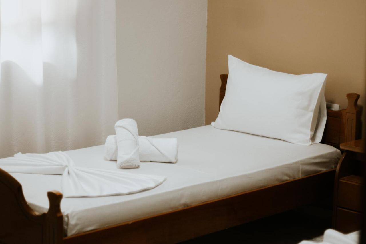 Hotel Lunxheria ジロカストラ エクステリア 写真